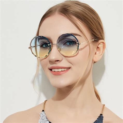 round frame sunglasses women.